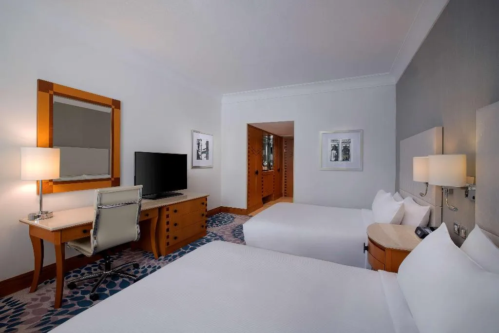 TWIN DELUXE Room, Hilton Dubai Jumeirah, Dubai