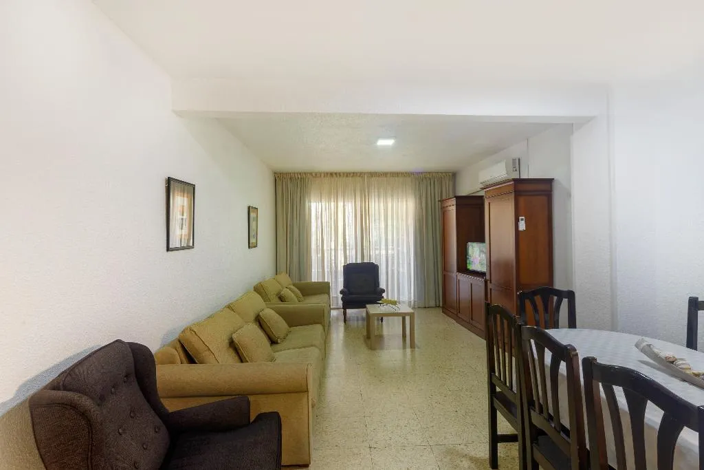 APARTMENT THREE BEDROOMS TWO BATHROOMS Room, Apartamentos Maja Beach, Costa Blanca