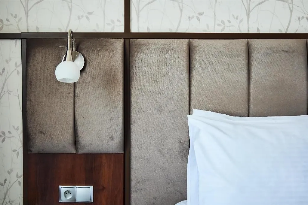 JUNIOR SUITE KING SIZE BED Room, Metropolo By Golden Tulip, Krakow