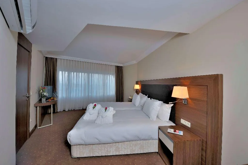 Room, Kenzi Basma, Casablanca