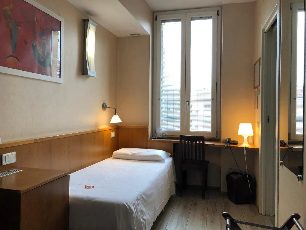 SINGLE CLASSIC Room, Eurohotel, Milan