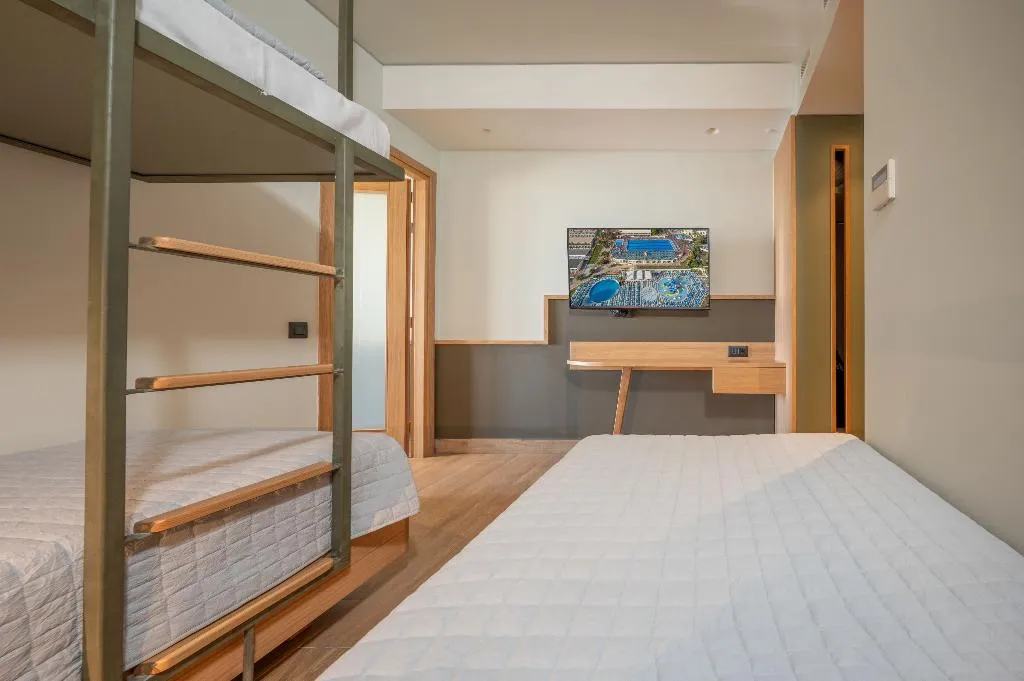 SUITE WITH PRIVATE POOL Room, Royal & Imperial Belvedere Resort, Crete