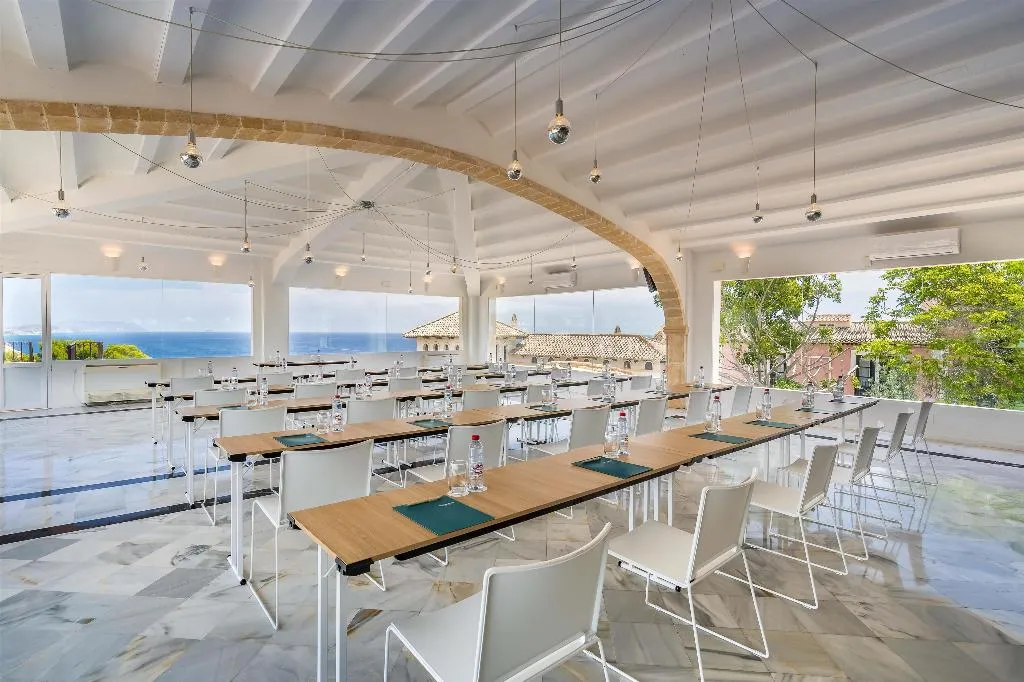Conferences, Occidental Pueblo Acantilado, Costa Blanca