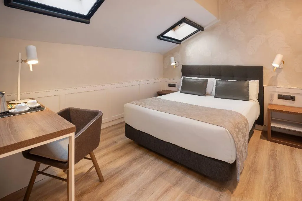 Double or Twin STANDARD Room, Catalonia Puerta del Sol, Madrid