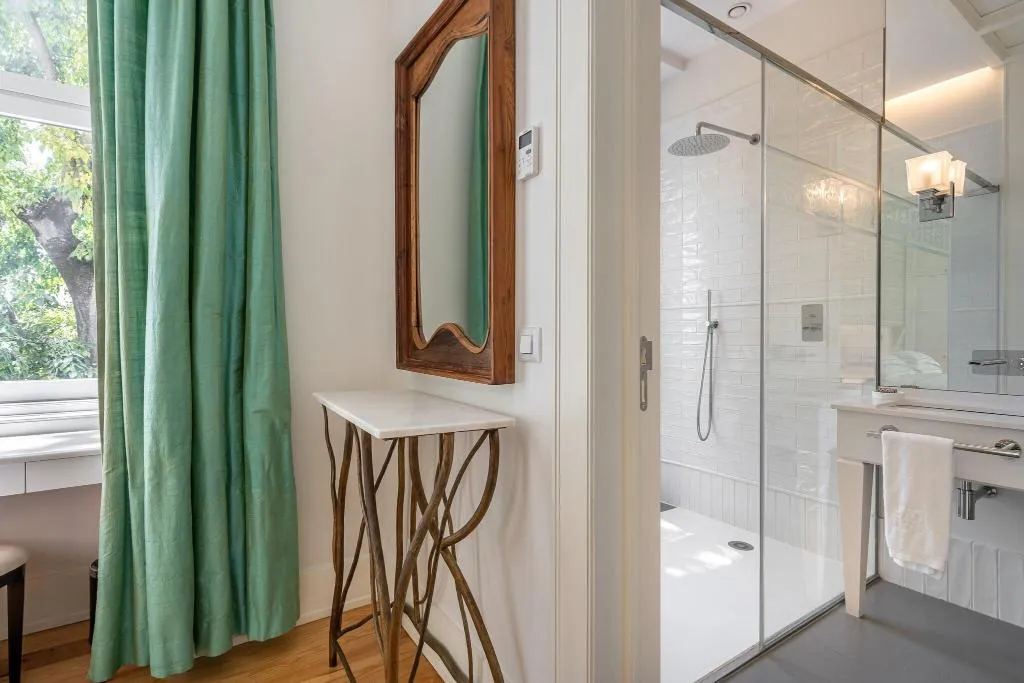 DOUBLE SUPERIOR WITH DOUBLE BED Room, Santiago De Alfama - Boutique Hotel, Lisbon