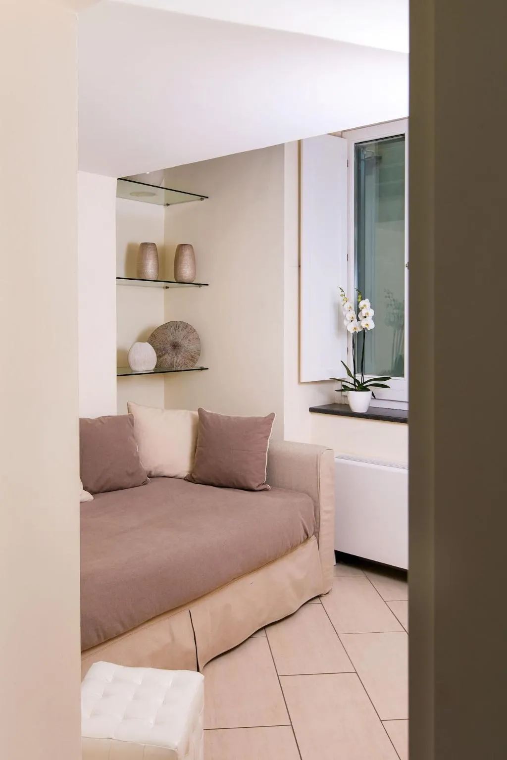 Room, Cubo Apartments, Naples