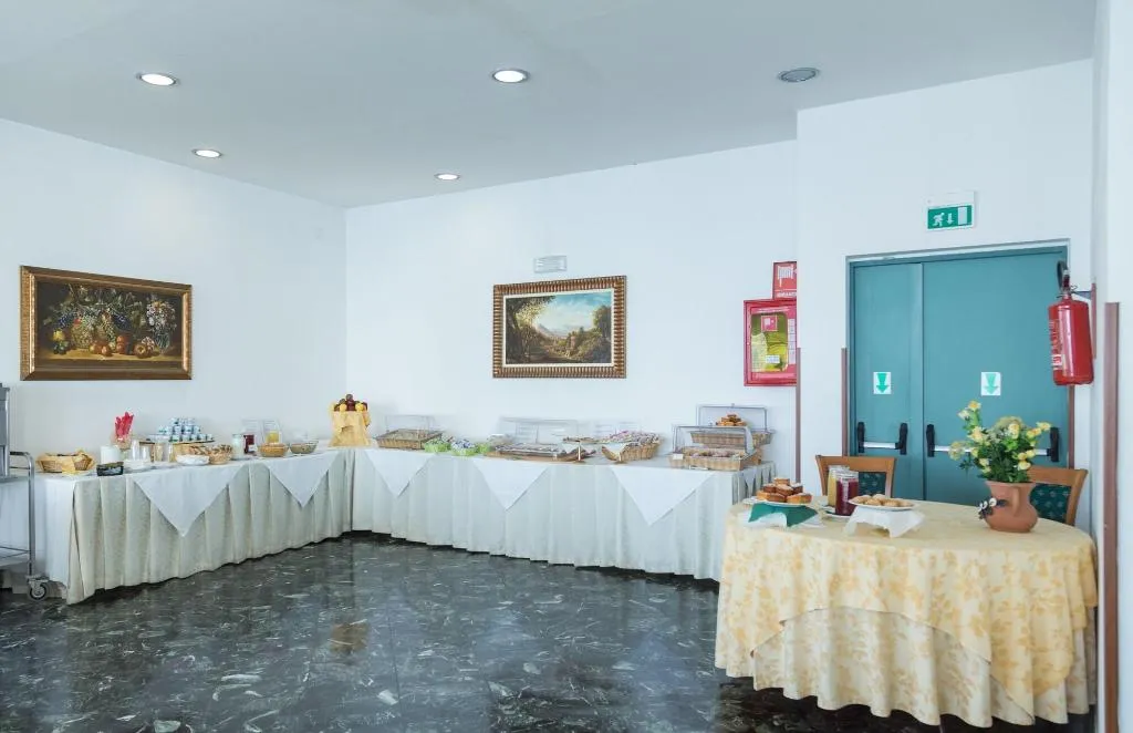 Restaurant, Hotel Holidays, Naples