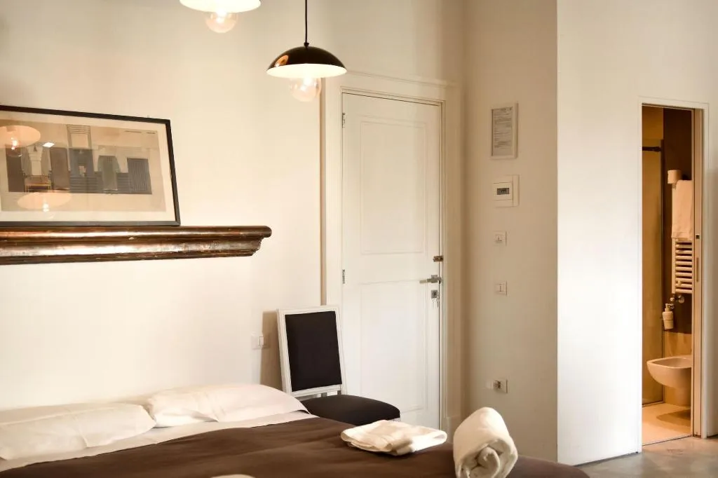 Room, Belledonne Suite & Gallery, Naples
