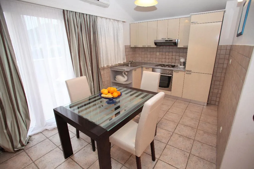 APARTMENT CAPACITY 5 TWO BEDROOMS Room, Villa Rustica Dalmatia, Split