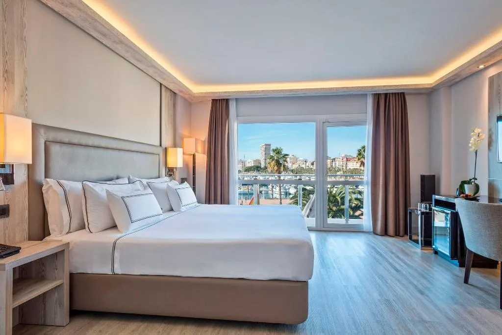 DOUBLE SINGLE USE PREMIUM Room, Melia Alicante, Costa Blanca