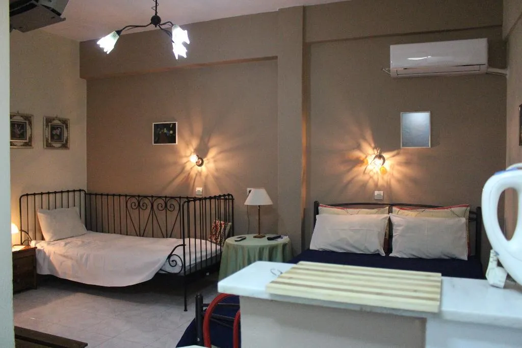 STUDIO STANDARD Room, Villa Nefeli, Corfu