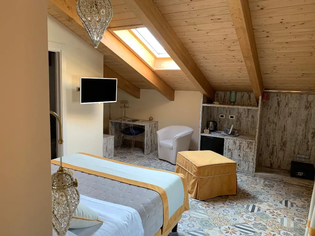 DOUBLE SUPERIOR Room, Don Giulio Luxury Rooms, Naples