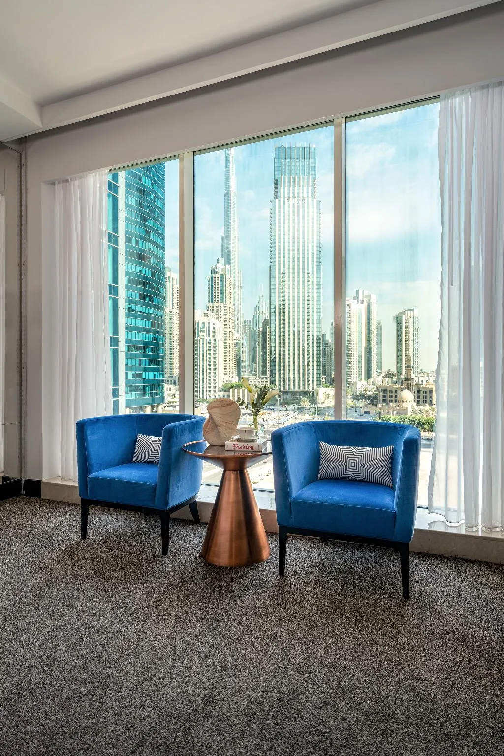DOUBLE WITH VIEWS Room, Pullman Dubai Downtown, Dubai