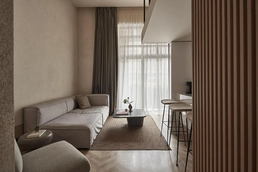 Room, Newel Psychiko, Athens
