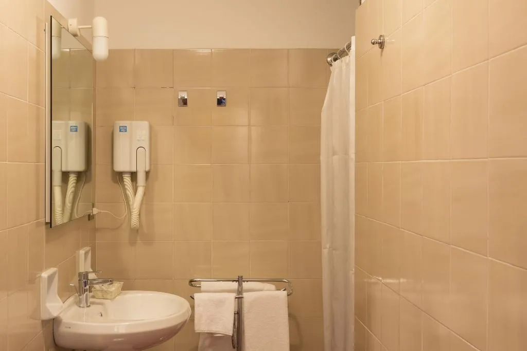 APARTMENT CAPACITY 3 TWO BEDROOMS Room, Residence Porta Al Prato, Florence