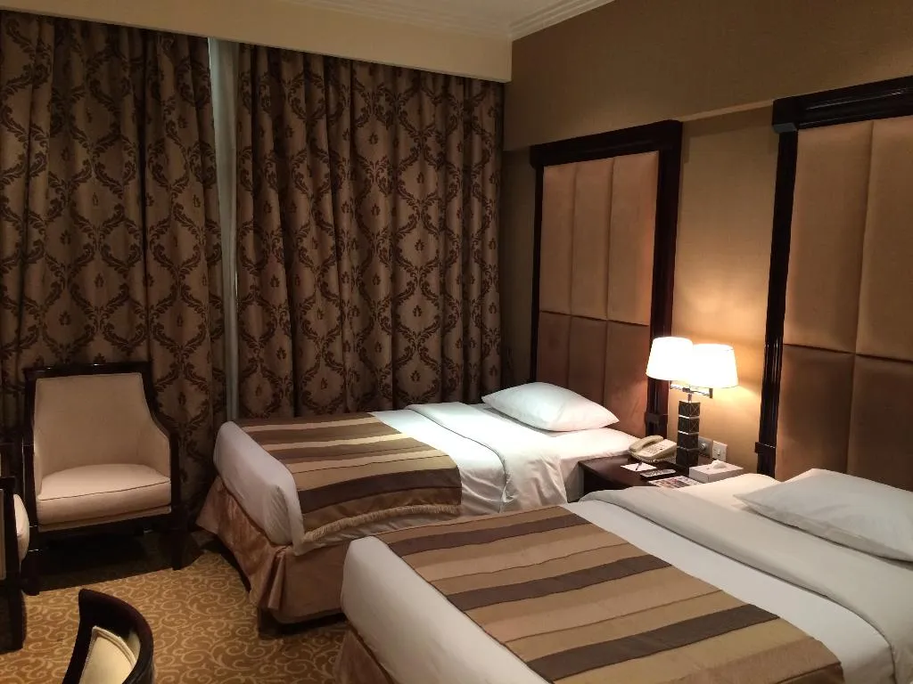 Double or Twin DELUXE Room, London Suites Hotel, Dubai