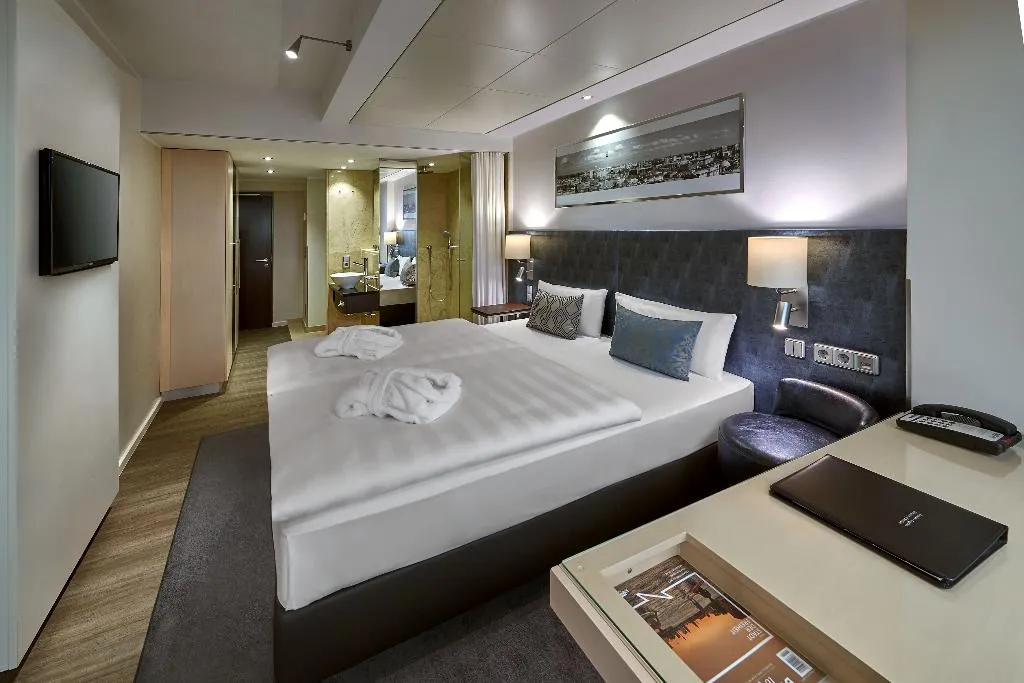 DOUBLE STANDARD Room, Park Inn by Radisson Berlin Alexanderplatz, Berlin