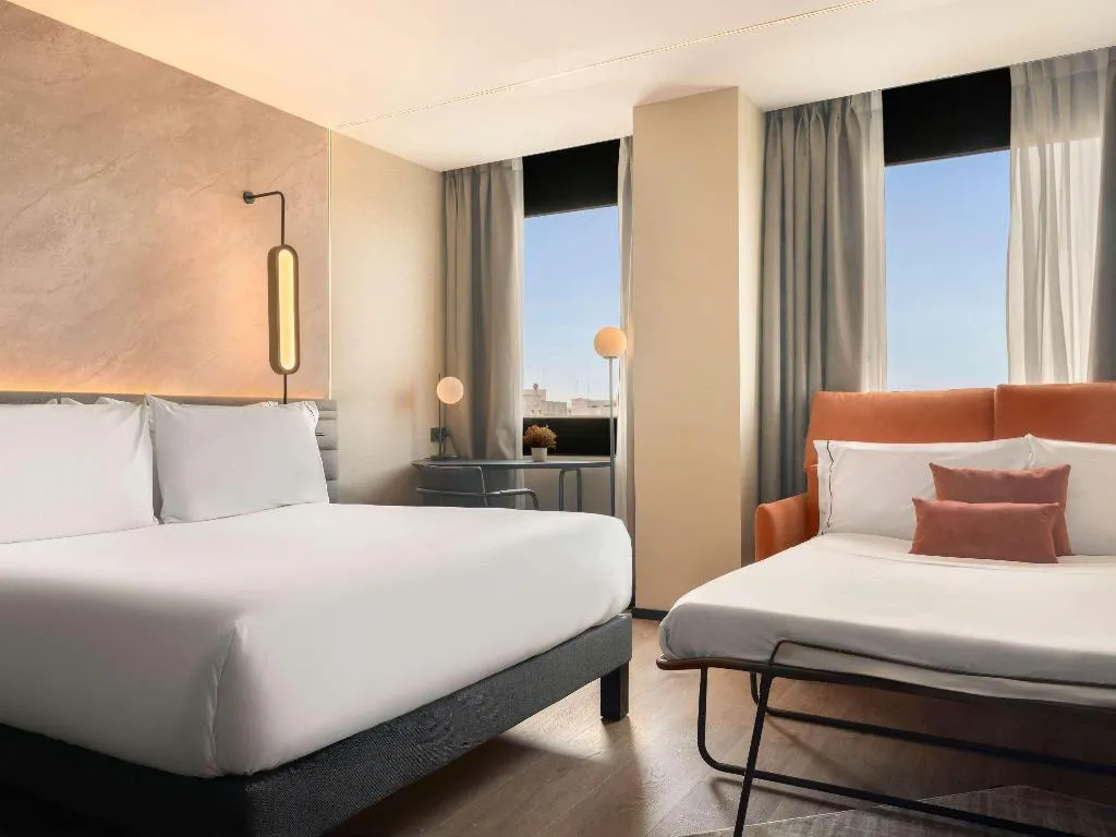DOUBLE WITH DOUBLE BED Room, Novotel Valencia Lavant, Valencia