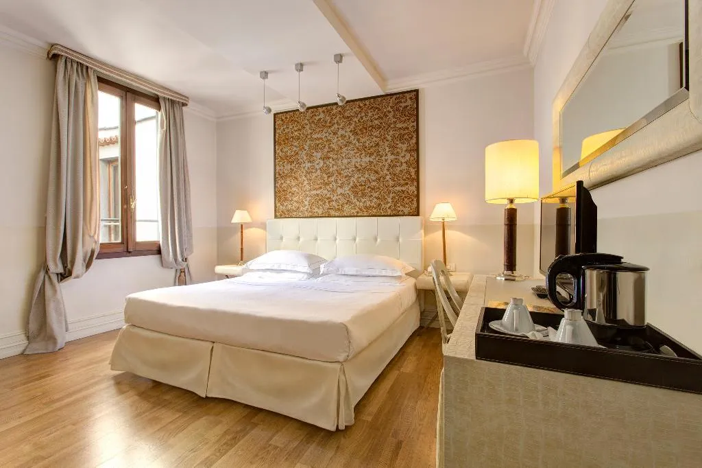 Double or Twin DELUXE Room, Grand Hotel Cavour, Florence