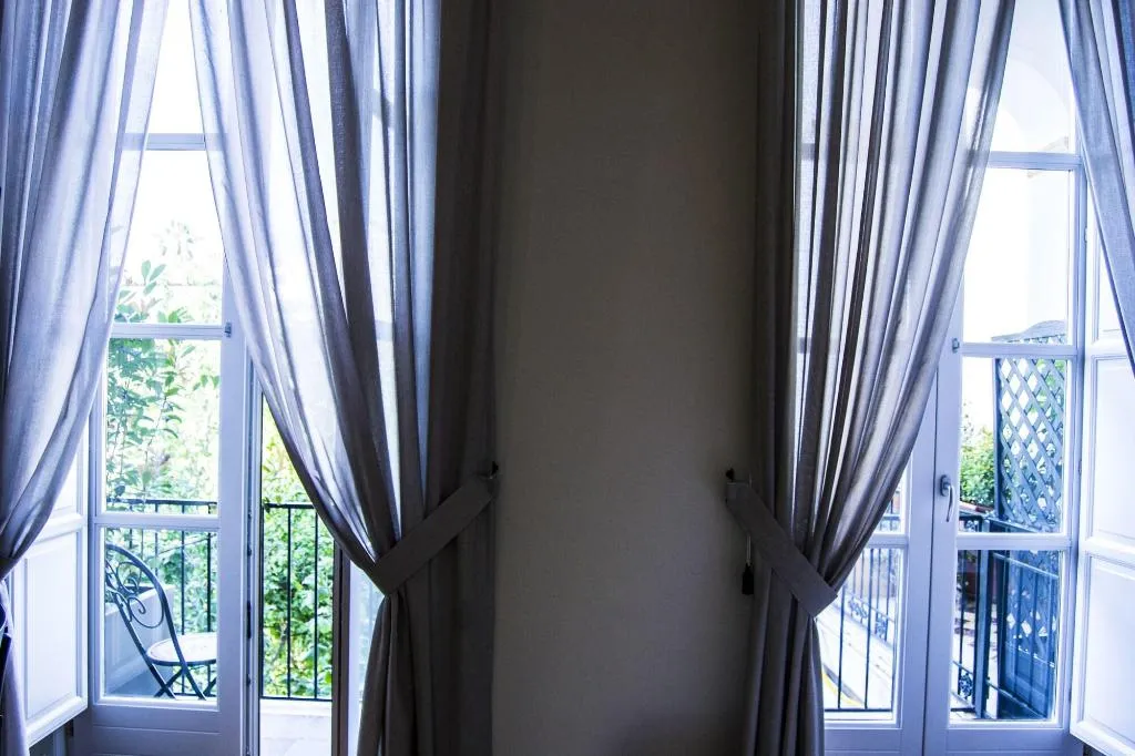 Room, Accademia 39, Naples