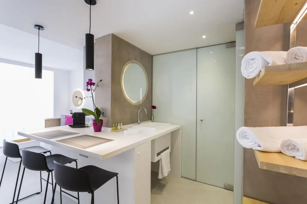 JUNIOR SUITE PARTIAL SEA VIEW Room, One Ibiza Suites, Ibiza