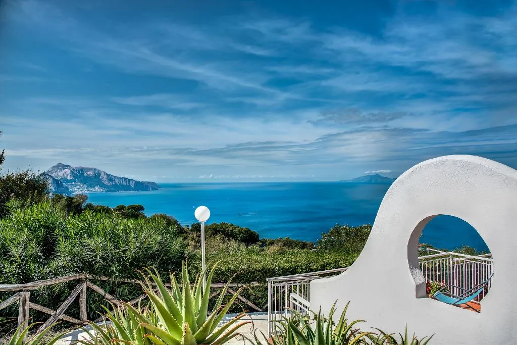 APARTMENT CLASSIC TWO BEDROOMS Room, Gocce Di Capri  Residence, Naples
