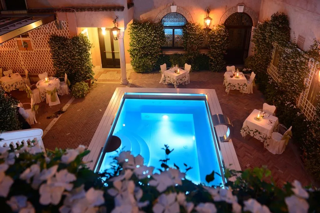 Pool, Giorgione Hotel, Venice