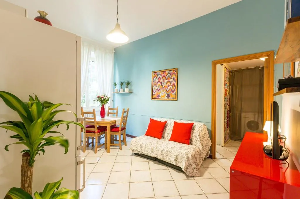 Room, B&B New Liberty in Rome, Naples
