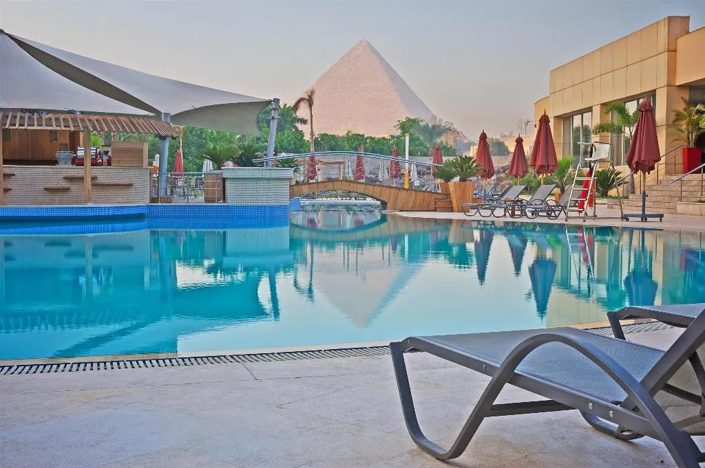 Pool, Le Meridien Pyramids, Cairo