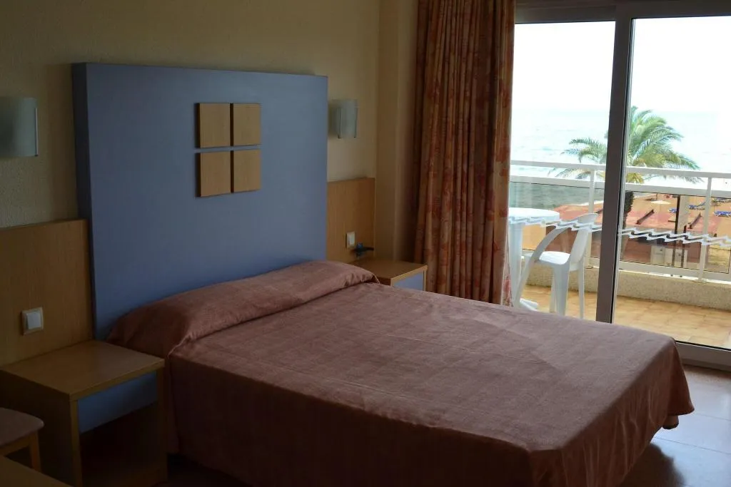 Room, Caprici Beach Hotel & Spa, Costa Brava
