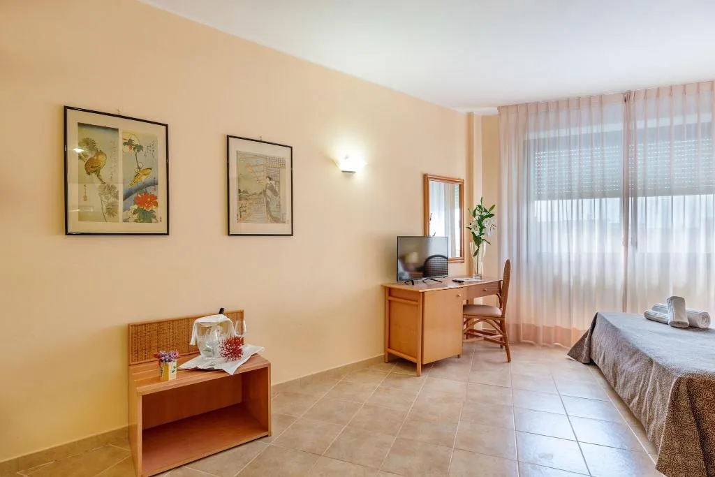 TRIPLE TWO BEDS Room, Rina Hotel, Alghero
