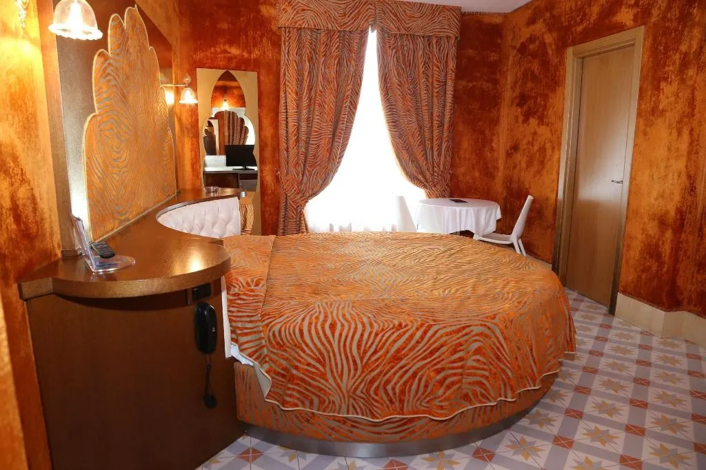 Room, Hotel Marcantonio, Naples