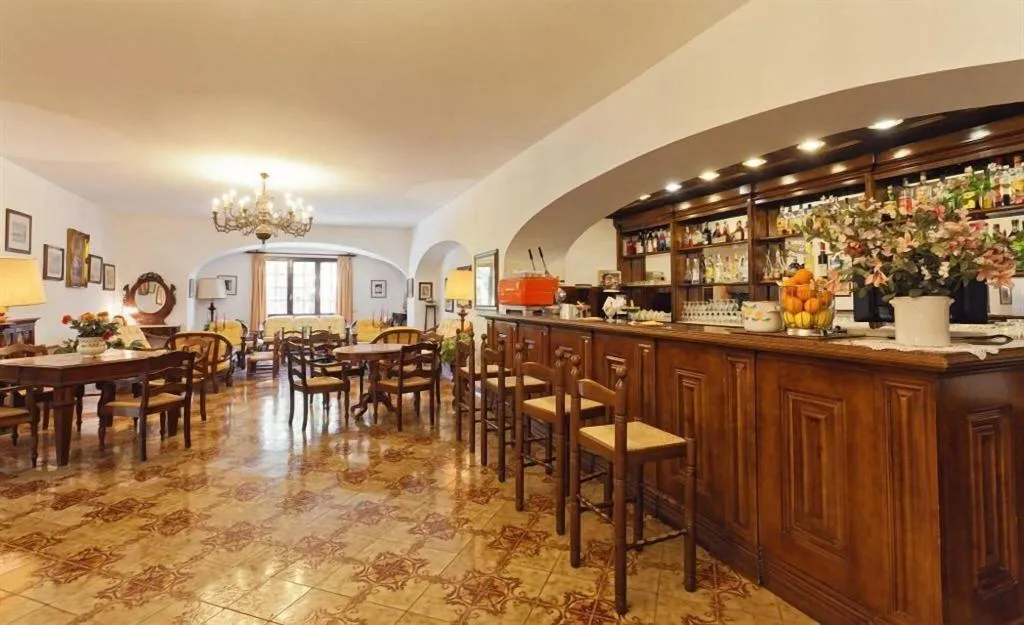 Bar, Terme San Valentino, Naples