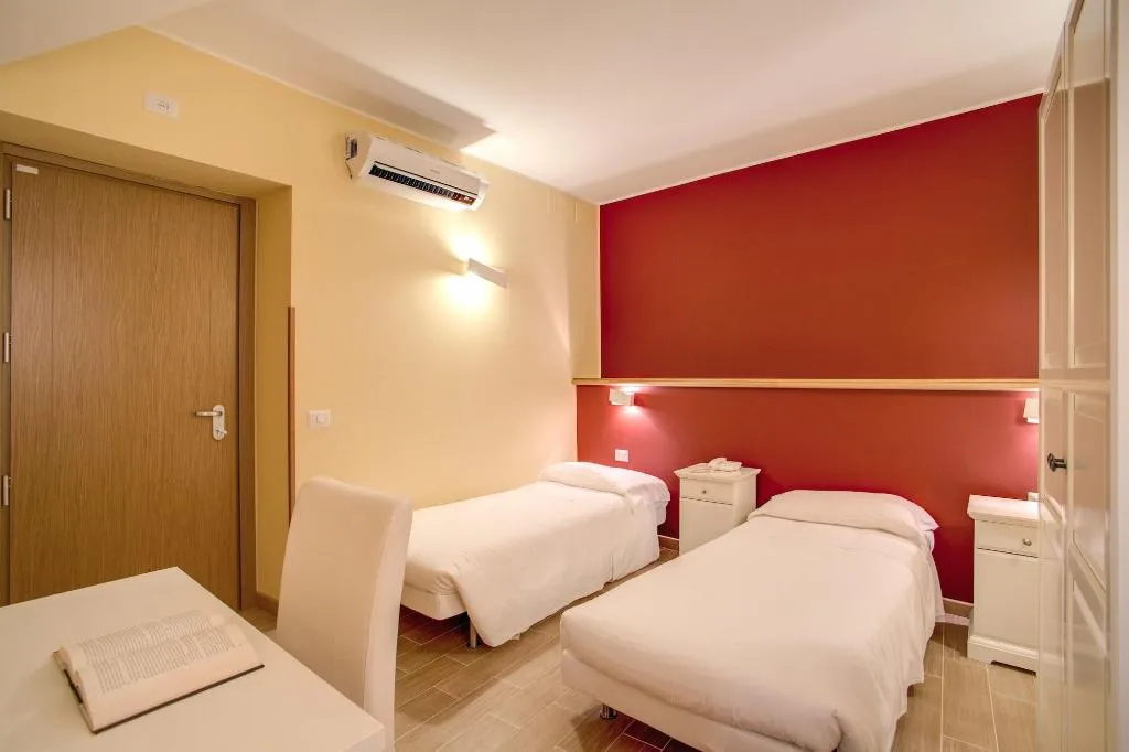 Room, Top Floor Navona, Rome