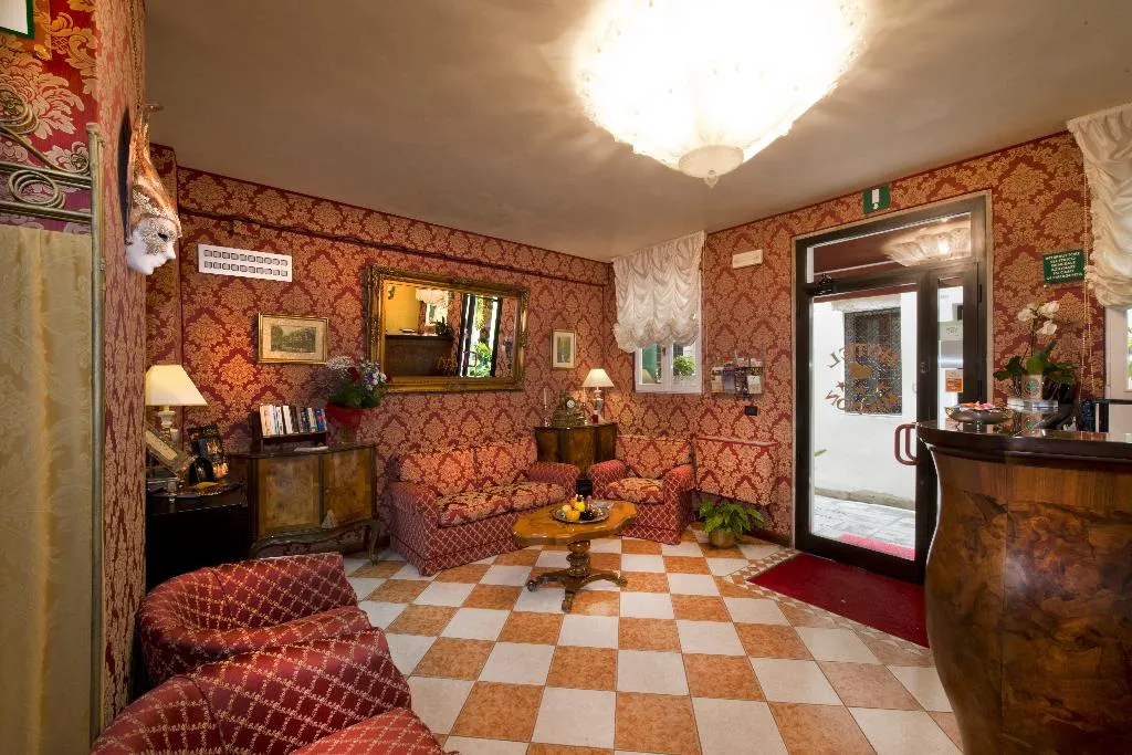 Lobby, Mignon, Venice