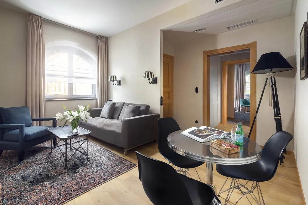 APARTMENT BUSINESS Room, Relais & Chateaux Hotel Quadrille - Adults Only, Gdansk