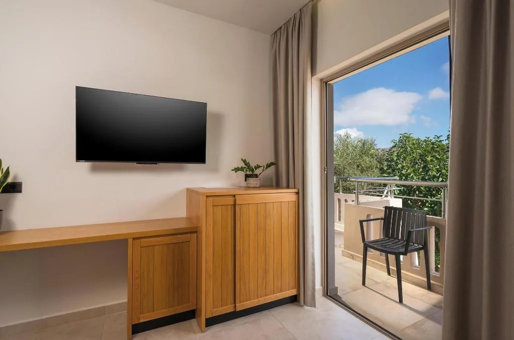 Room, Petritos Rooms And Studios, Crete