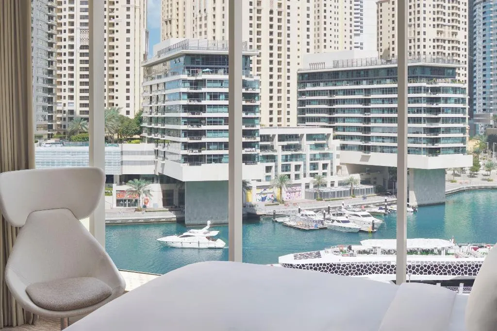 DOUBLE PREMIUM KING BED Room, Crowne Plaza Dubai Marina, Dubai