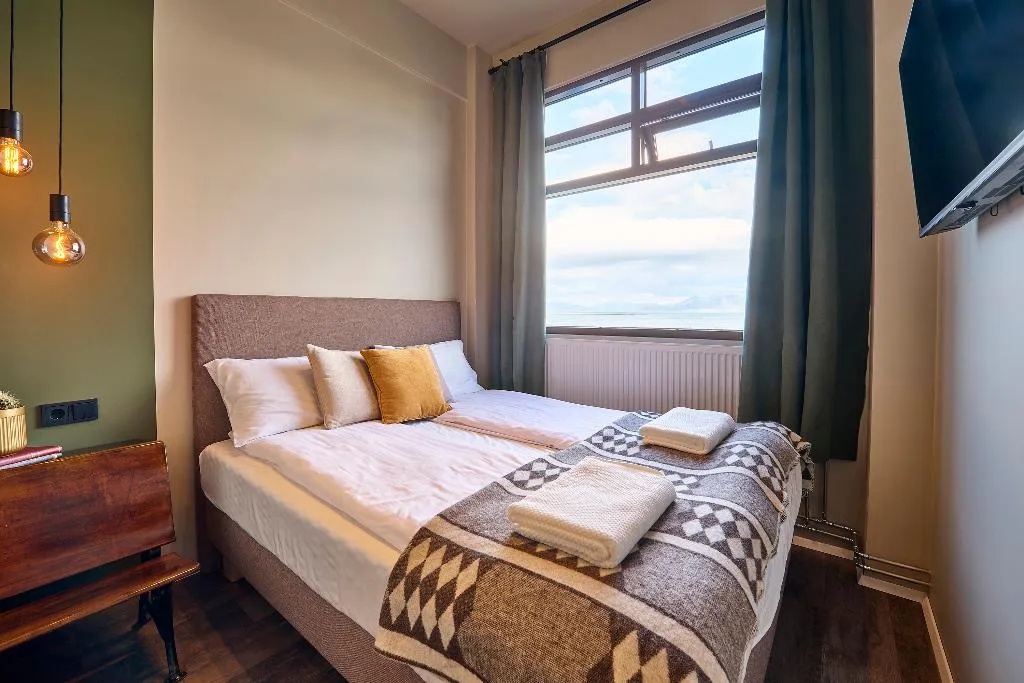 DOUBLE WITH DOUBLE BED Room, Kex Hostel, Reykjavik