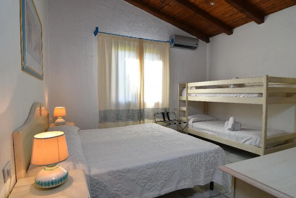 QUADRUPLE COMFORT Room, Li Suari Club Village, Olbia