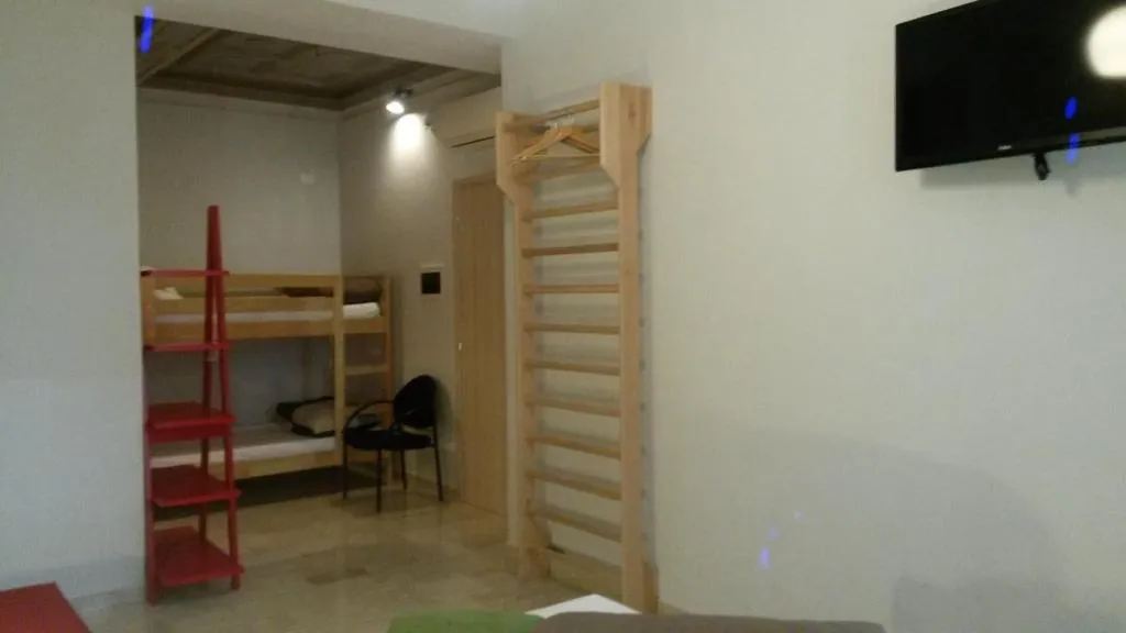 Room, Roma Art Rooms, Naples