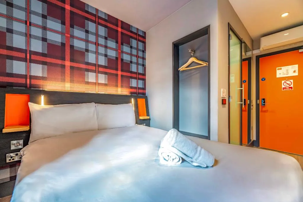 DOUBLE STANDARD Room, easyHotel Dublin City Centre, Dublin