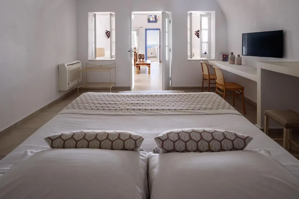 Room, Kamares Apartments, Santorini