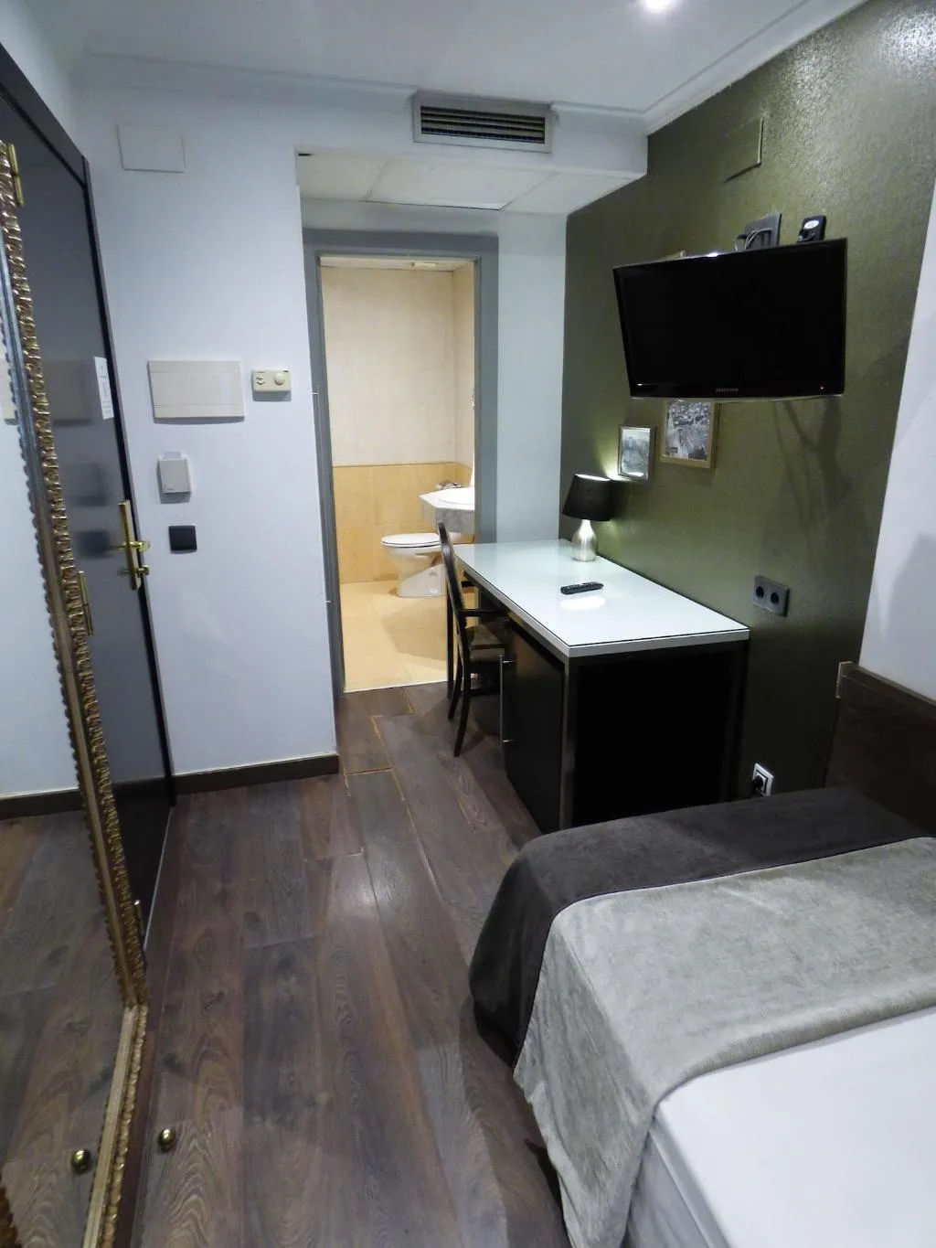 Room, Moderno, Barcelona