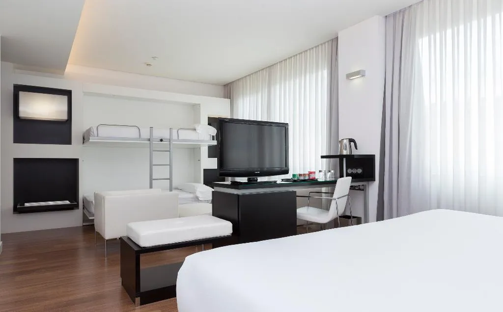 QUADRUPLE STANDARD Room, Axor Barajas, Madrid