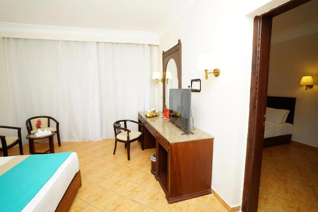 FAMILY ROOM CAPACITY 5 Room, Utopia Beach Club, Red Sea Riviera