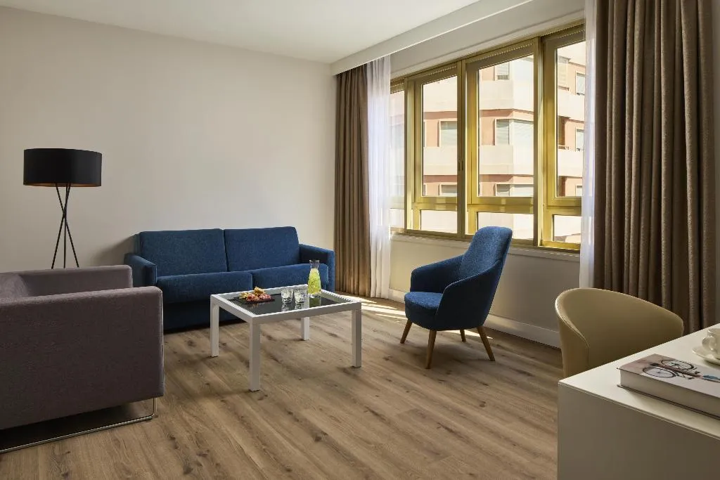 JUNIOR SUITE STANDARD Room, NH Castellón Mindoro, Valencia