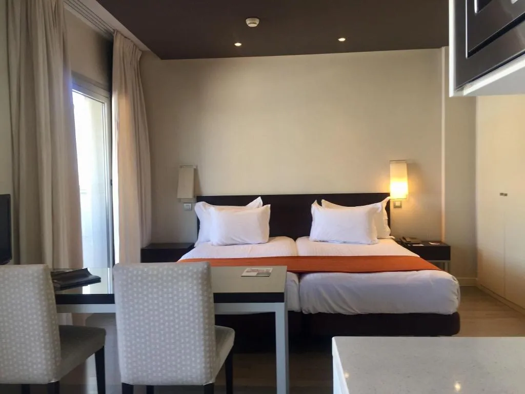 JUNIOR SUITE STANDARD Room, Suites Viena Plaza de España, Madrid