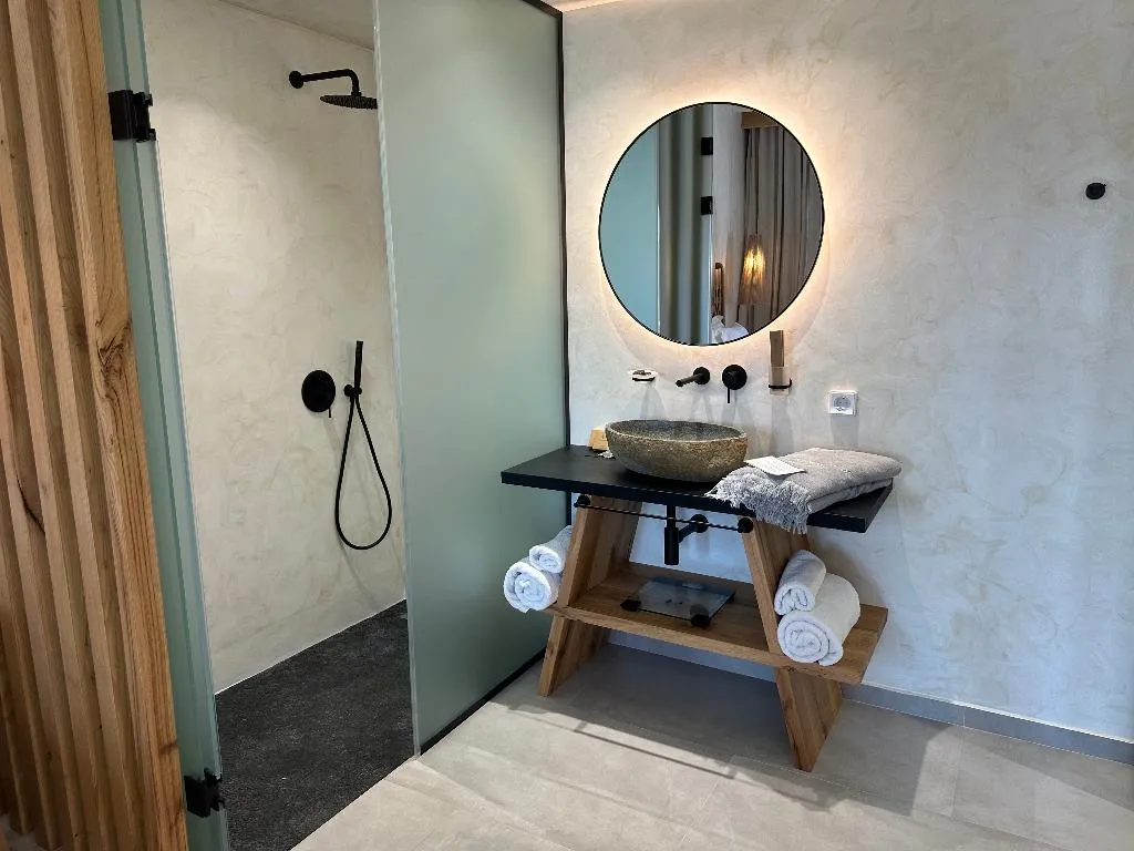 STUDIO WITH JACUZZI Room, Panormos Village Seaside Resort, Mykonos
