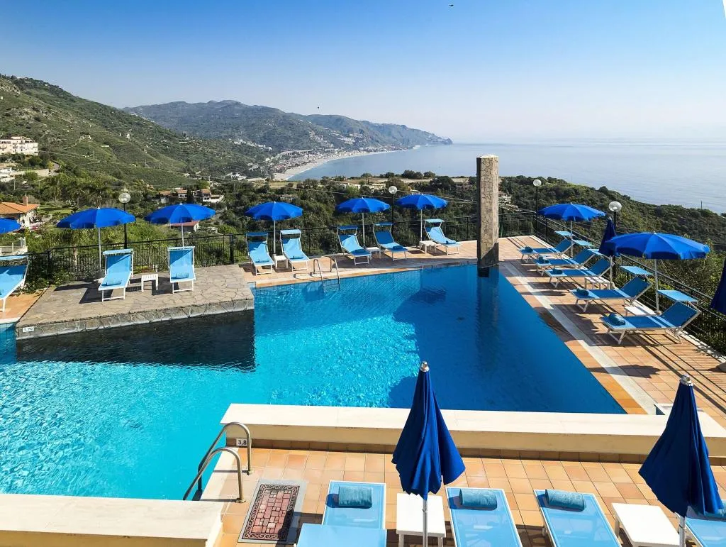 Pool, Sirius, Taormina